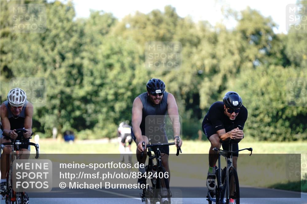 07.09.2025 - 19. Norderstedt Triathlon Michael Burmester http://msf.ph/oto/8842406 07.09.2025 15:47:40 Radfahren 412, 927, 1415, 1419, 1544 meine-sportfotos.de