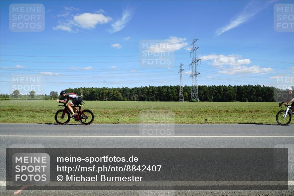 07.09.2025 - 19. Norderstedt Triathlon Michael Burmester http://msf.ph/oto/8842407 07.09.2025 14:37:19 Radfahren 363, 1456, 1471, 1489 meine-sportfotos.de