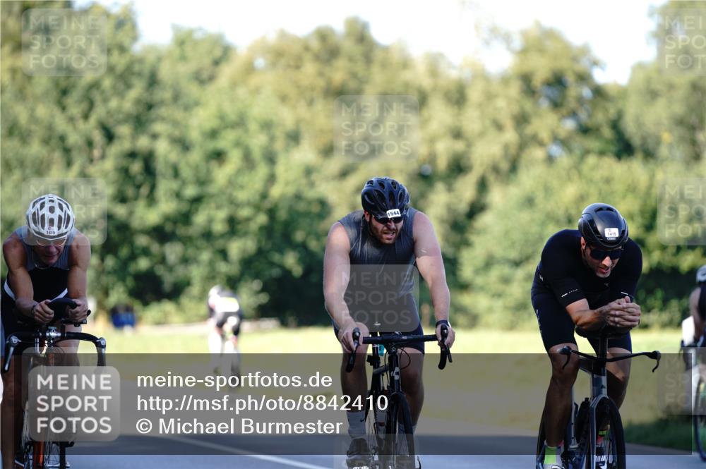 07.09.2025 - 19. Norderstedt Triathlon Michael Burmester http://msf.ph/oto/8842410 07.09.2025 15:47:40 Radfahren 412, 927, 1415, 1419, 1544 meine-sportfotos.de