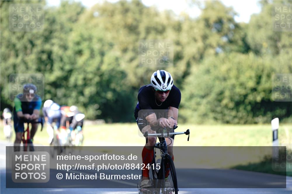 07.09.2025 - 19. Norderstedt Triathlon Michael Burmester http://msf.ph/oto/8842415 07.09.2025 15:47:43 Radfahren 412, 532, 927, 941, 1415, 1419, 1544 meine-sportfotos.de