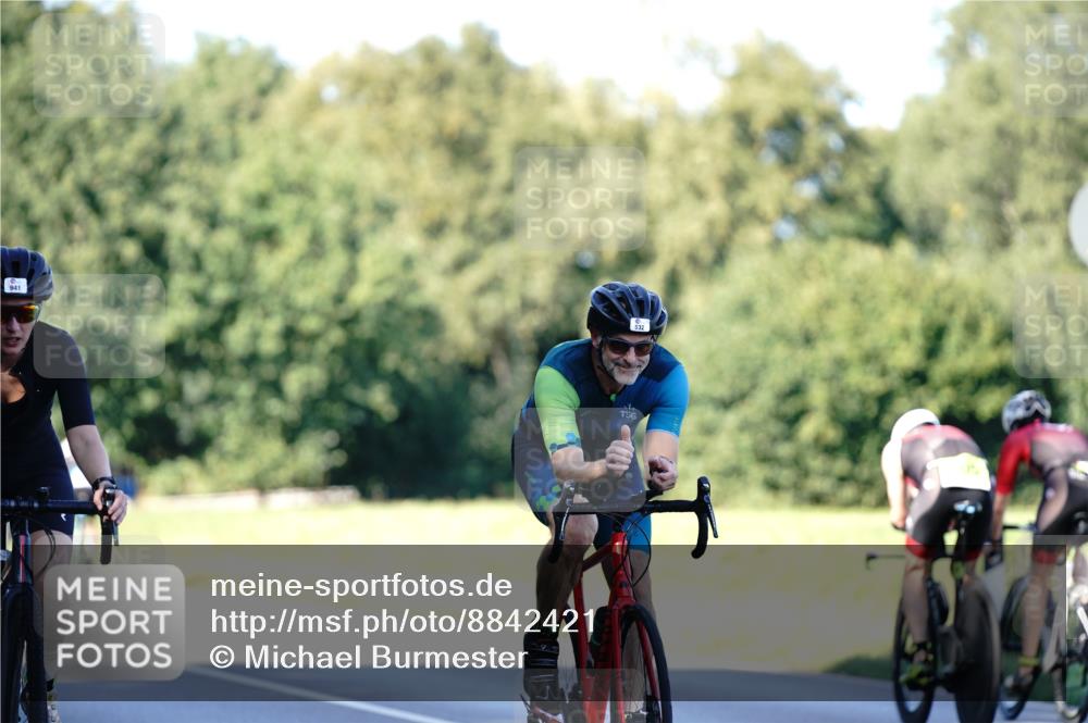 07.09.2025 - 19. Norderstedt Triathlon Michael Burmester http://msf.ph/oto/8842421 07.09.2025 15:47:44 Radfahren 532, 927, 941, 1415, 1419, 1544 meine-sportfotos.de