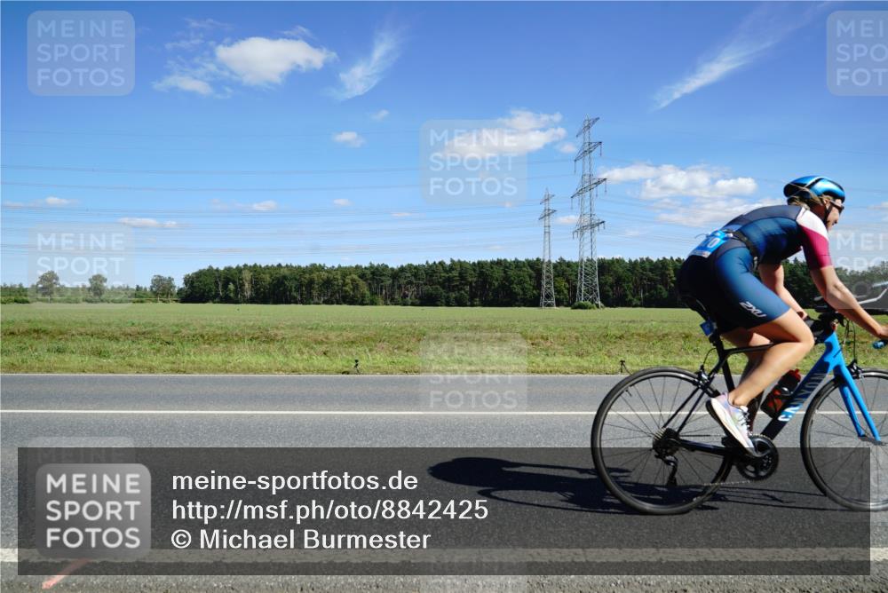 07.09.2025 - 19. Norderstedt Triathlon Michael Burmester http://msf.ph/oto/8842425 07.09.2025 14:37:25 Radfahren 469, 472, 475, 1453, 1469, 1470, 1489 meine-sportfotos.de