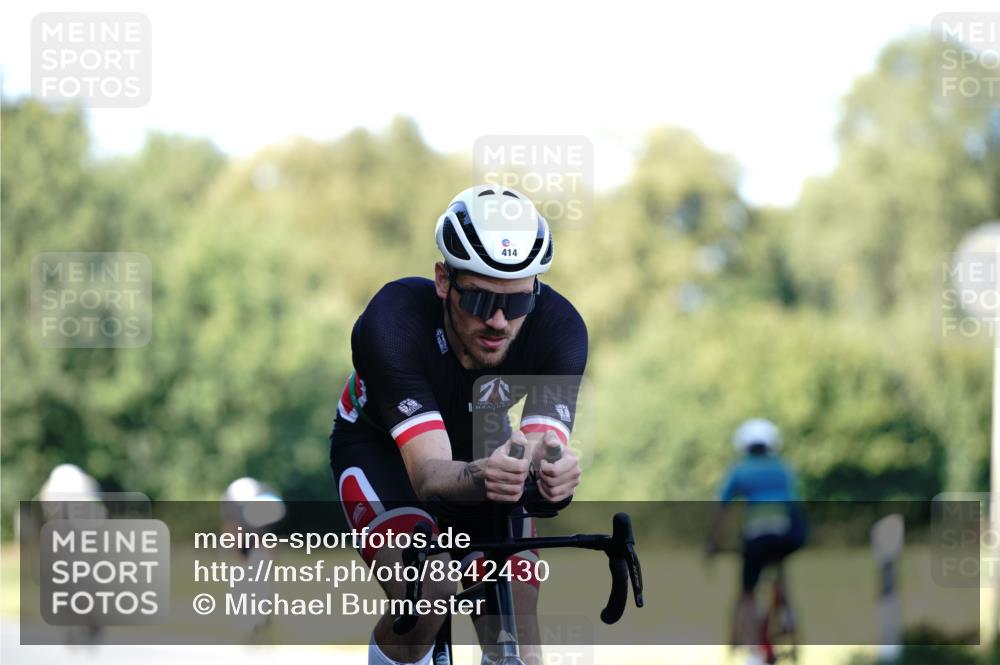 07.09.2025 - 19. Norderstedt Triathlon Michael Burmester http://msf.ph/oto/8842430 07.09.2025 15:47:55 Radfahren 414 meine-sportfotos.de