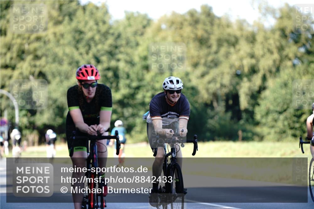 07.09.2025 - 19. Norderstedt Triathlon Michael Burmester http://msf.ph/oto/8842433 07.09.2025 15:47:58 Radfahren 414, 1082, 1473 meine-sportfotos.de