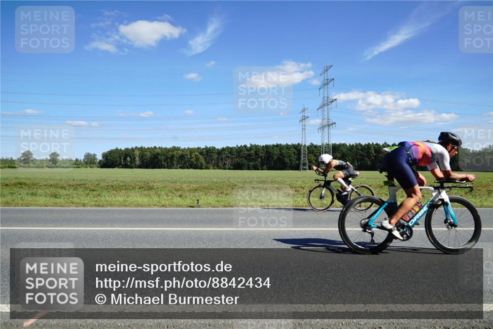 07.09.2025 - 19. Norderstedt Triathlon Michael Burmester http://msf.ph/oto/8842434 07.09.2025 14:37:26 Radfahren 469, 472, 475, 1453, 1469, 1470 meine-sportfotos.de