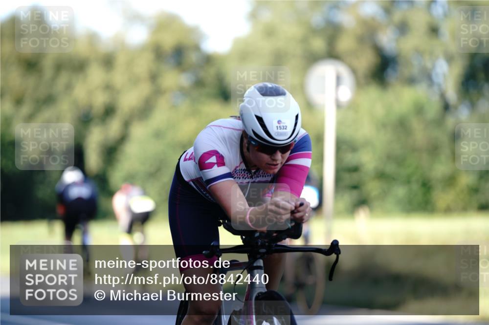 07.09.2025 - 19. Norderstedt Triathlon Michael Burmester http://msf.ph/oto/8842440 07.09.2025 15:48:05 Radfahren 406, 1531, 1532 meine-sportfotos.de