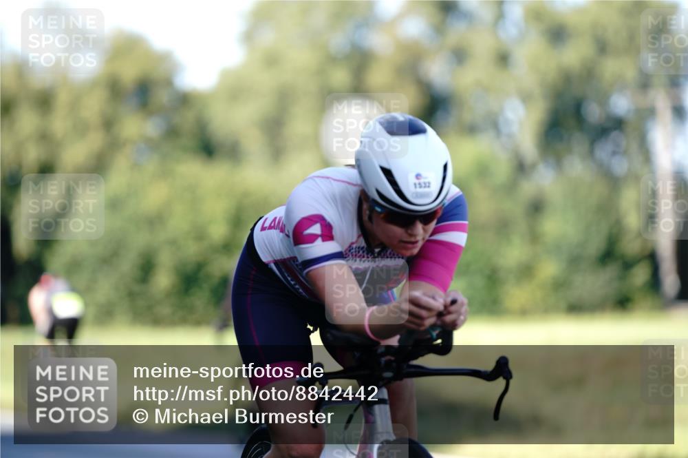07.09.2025 - 19. Norderstedt Triathlon Michael Burmester http://msf.ph/oto/8842442 07.09.2025 15:48:05 Radfahren 406, 1531, 1532 meine-sportfotos.de