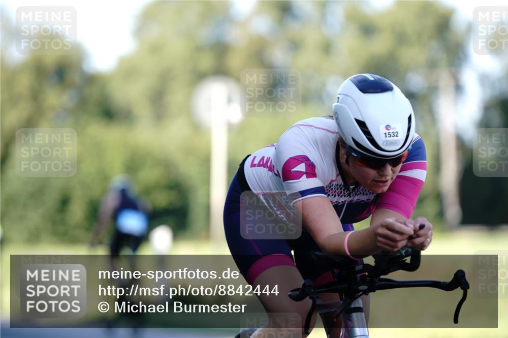 07.09.2025 - 19. Norderstedt Triathlon Michael Burmester http://msf.ph/oto/8842444 07.09.2025 15:48:05 Radfahren 406, 1531, 1532 meine-sportfotos.de