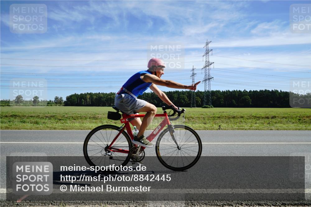 07.09.2025 - 19. Norderstedt Triathlon Michael Burmester http://msf.ph/oto/8842445 07.09.2025 12:30:36 Radfahren 715, 1295 meine-sportfotos.de