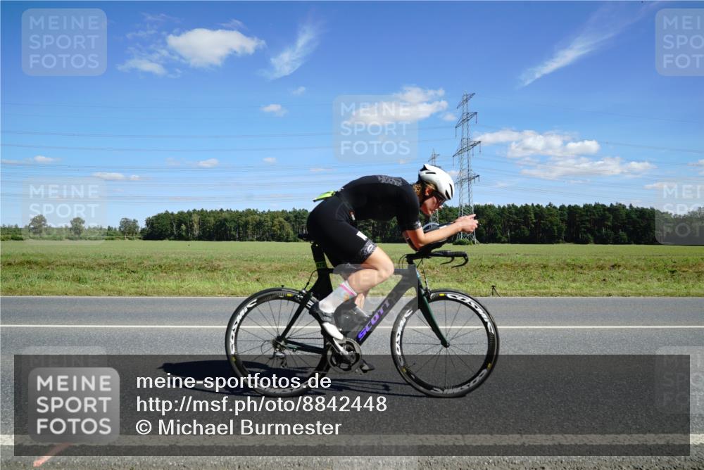 07.09.2025 - 19. Norderstedt Triathlon Michael Burmester http://msf.ph/oto/8842448 07.09.2025 14:37:28 Radfahren 469, 472, 475, 1453, 1465, 1470 meine-sportfotos.de