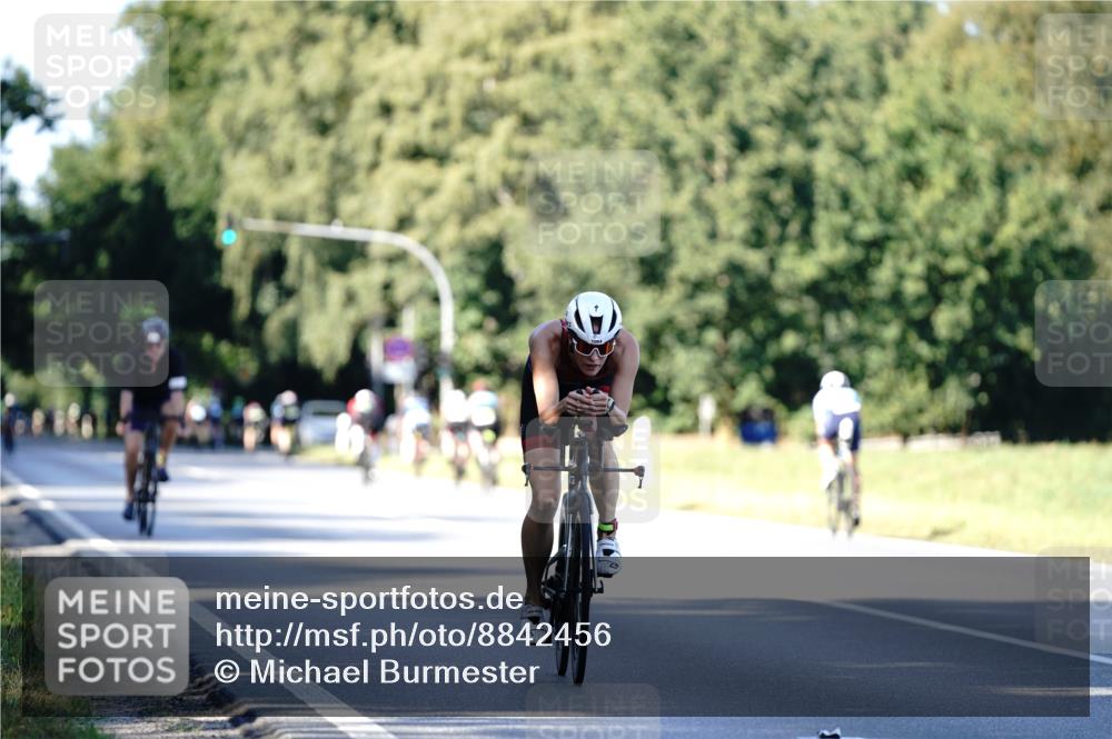 07.09.2025 - 19. Norderstedt Triathlon Michael Burmester http://msf.ph/oto/8842456 07.09.2025 15:48:19 Radfahren 1064 meine-sportfotos.de