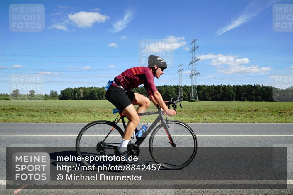 07.09.2025 - 19. Norderstedt Triathlon Michael Burmester http://msf.ph/oto/8842457 07.09.2025 14:37:31 Radfahren 472, 1465 meine-sportfotos.de