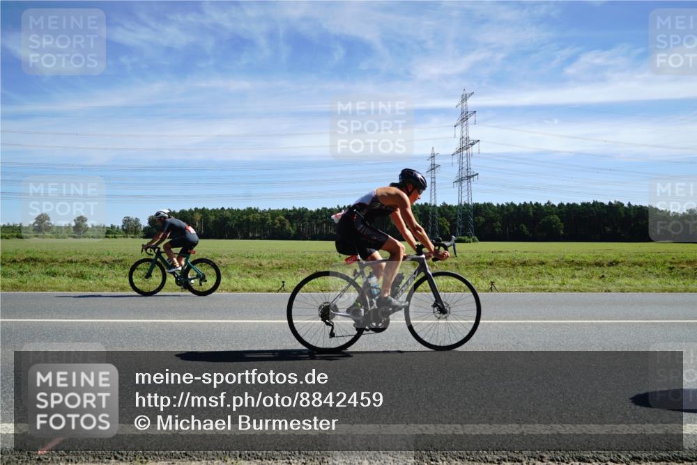 07.09.2025 - 19. Norderstedt Triathlon Michael Burmester http://msf.ph/oto/8842459 07.09.2025 12:30:40 Radfahren 248, 715, 1221 meine-sportfotos.de