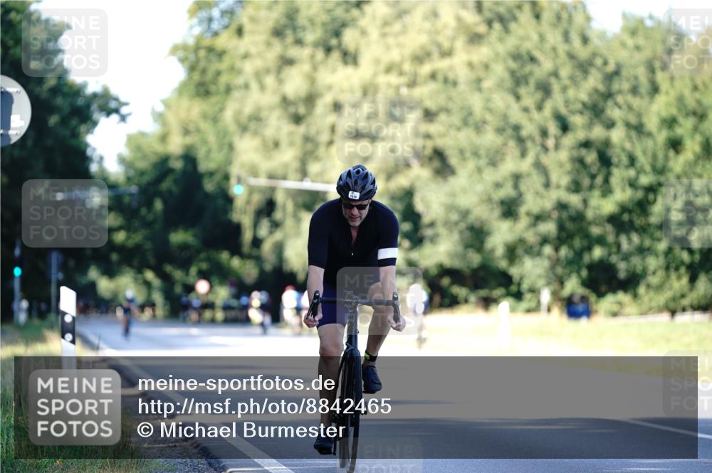 07.09.2025 - 19. Norderstedt Triathlon Michael Burmester http://msf.ph/oto/8842465 07.09.2025 15:48:22 Radfahren 1064, 1516 meine-sportfotos.de