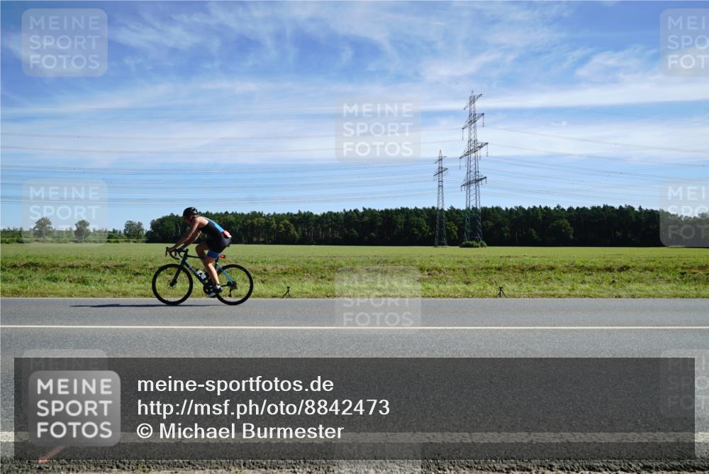 07.09.2025 - 19. Norderstedt Triathlon Michael Burmester http://msf.ph/oto/8842473 07.09.2025 12:30:44 Radfahren 1248 meine-sportfotos.de