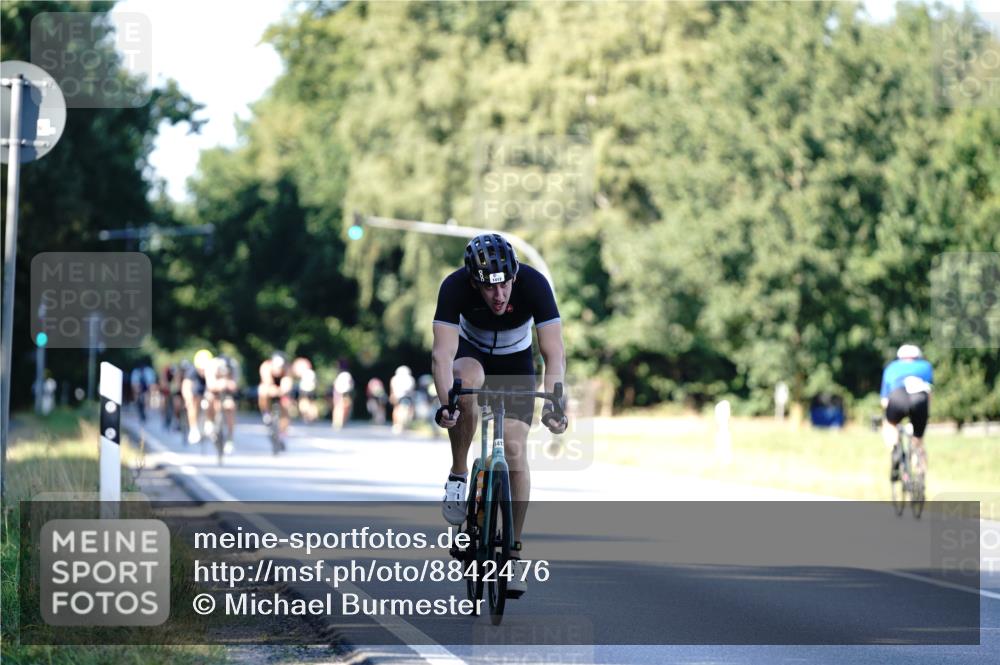 07.09.2025 - 19. Norderstedt Triathlon Michael Burmester http://msf.ph/oto/8842476 07.09.2025 15:48:42 Radfahren 1412 meine-sportfotos.de