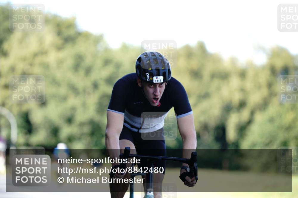 07.09.2025 - 19. Norderstedt Triathlon Michael Burmester http://msf.ph/oto/8842480 07.09.2025 15:48:43 Radfahren 1412 meine-sportfotos.de