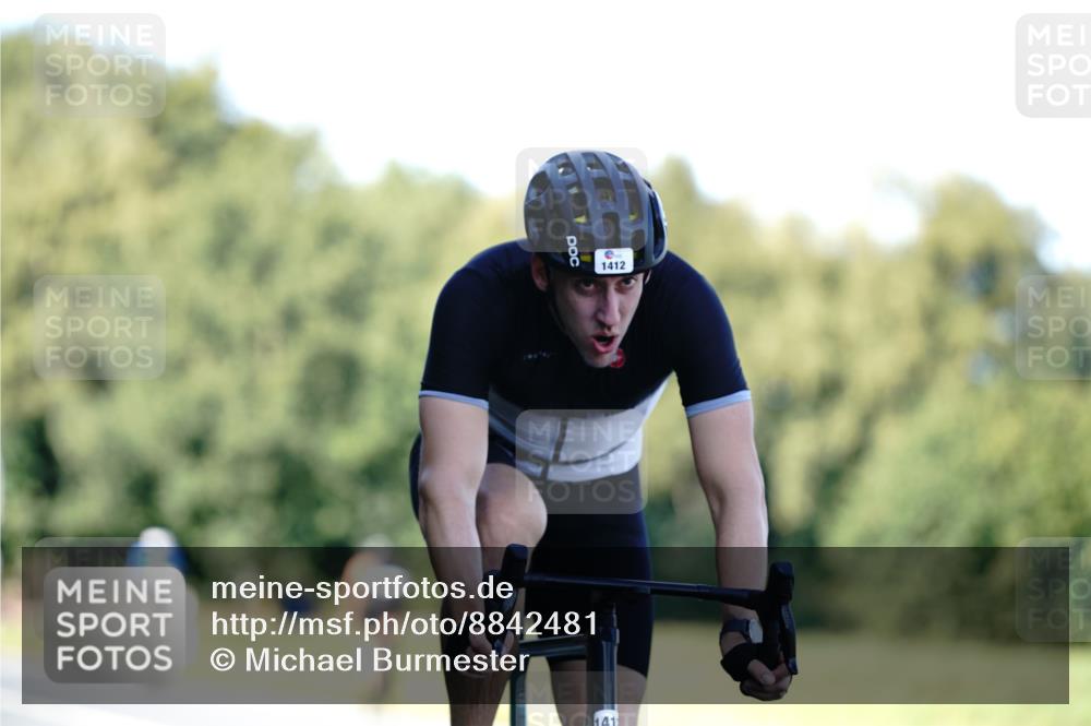 07.09.2025 - 19. Norderstedt Triathlon Michael Burmester http://msf.ph/oto/8842481 07.09.2025 15:48:43 Radfahren 1412 meine-sportfotos.de