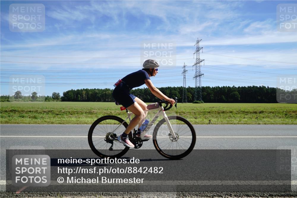 07.09.2025 - 19. Norderstedt Triathlon Michael Burmester http://msf.ph/oto/8842482 07.09.2025 12:30:58 Radfahren 721 meine-sportfotos.de