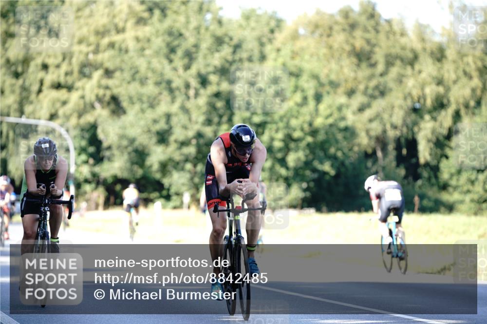 07.09.2025 - 19. Norderstedt Triathlon Michael Burmester http://msf.ph/oto/8842485 07.09.2025 15:48:51 Radfahren 384, 387, 516, 522, 1405 meine-sportfotos.de