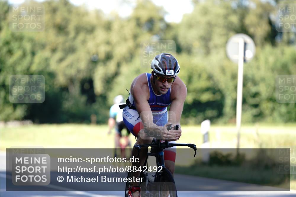 07.09.2025 - 19. Norderstedt Triathlon Michael Burmester http://msf.ph/oto/8842492 07.09.2025 15:48:55 Radfahren 387, 405, 522, 1593 meine-sportfotos.de