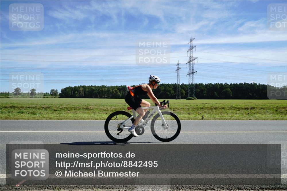 07.09.2025 - 19. Norderstedt Triathlon Michael Burmester http://msf.ph/oto/8842495 07.09.2025 12:31:12 Radfahren 183, 305, 1369, 1374 meine-sportfotos.de