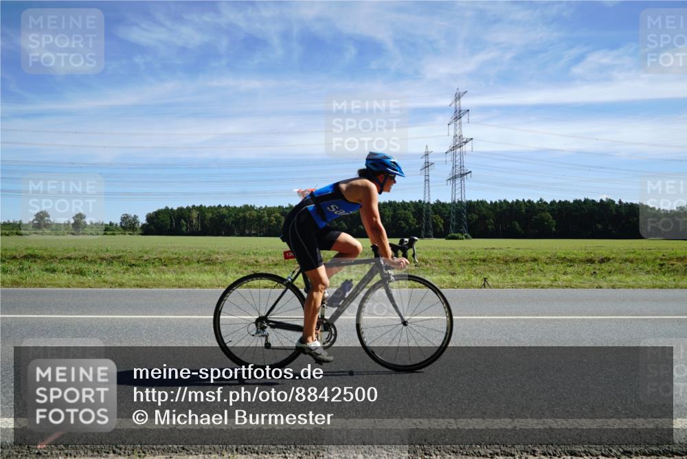 07.09.2025 - 19. Norderstedt Triathlon Michael Burmester http://msf.ph/oto/8842500 07.09.2025 12:31:14 Radfahren 175, 305, 1369, 1374 meine-sportfotos.de