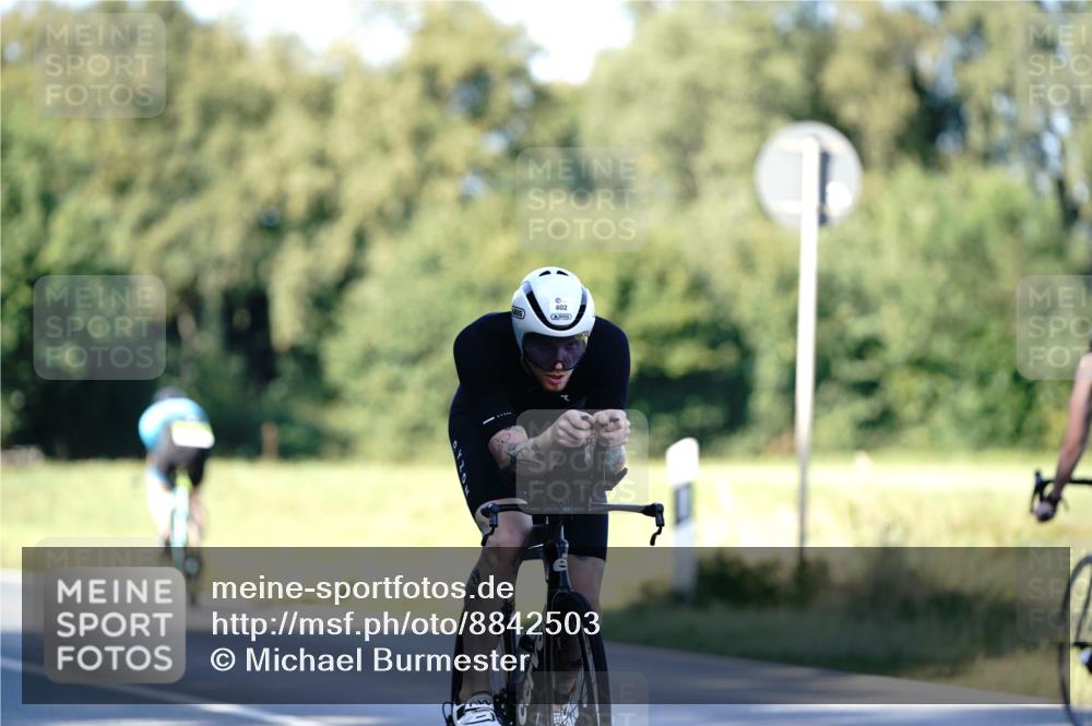 07.09.2025 - 19. Norderstedt Triathlon Michael Burmester http://msf.ph/oto/8842503 07.09.2025 15:49:03 Radfahren 402, 504, 1070 meine-sportfotos.de