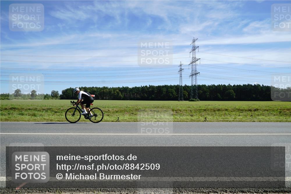 07.09.2025 - 19. Norderstedt Triathlon Michael Burmester http://msf.ph/oto/8842509 07.09.2025 12:31:19 Radfahren 175 meine-sportfotos.de