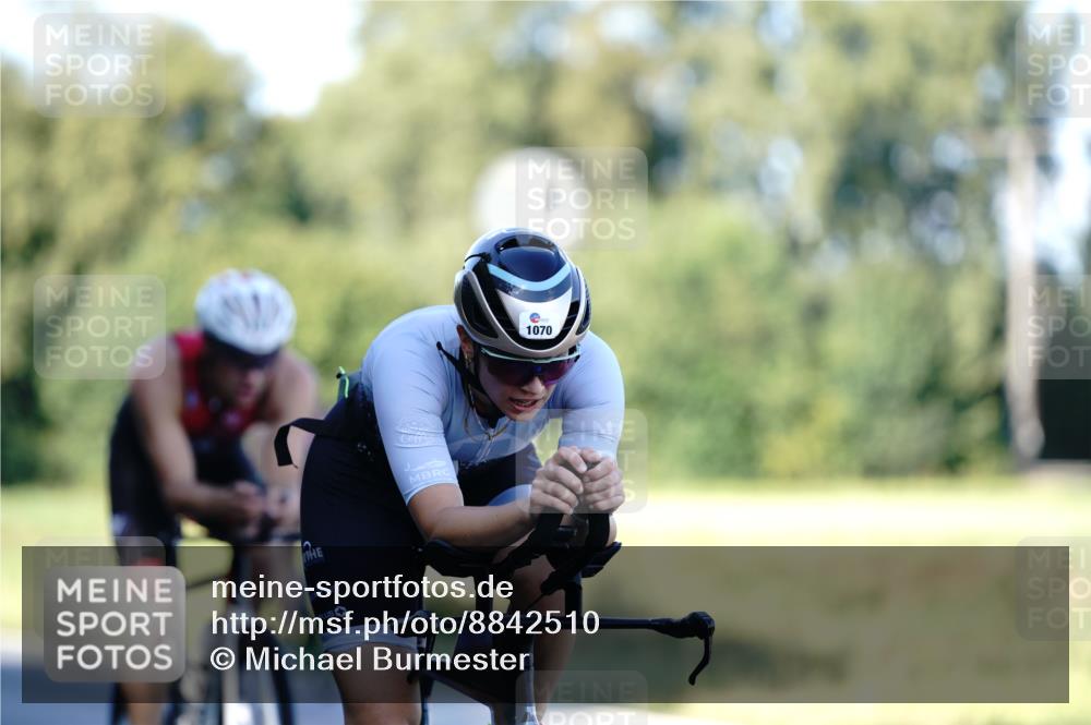07.09.2025 - 19. Norderstedt Triathlon Michael Burmester http://msf.ph/oto/8842510 07.09.2025 15:49:04 Radfahren 402, 504, 1070 meine-sportfotos.de