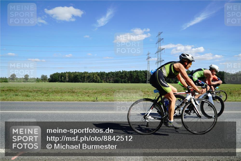 07.09.2025 - 19. Norderstedt Triathlon Michael Burmester http://msf.ph/oto/8842512 07.09.2025 14:37:58 Radfahren 972, 993, 1422 meine-sportfotos.de