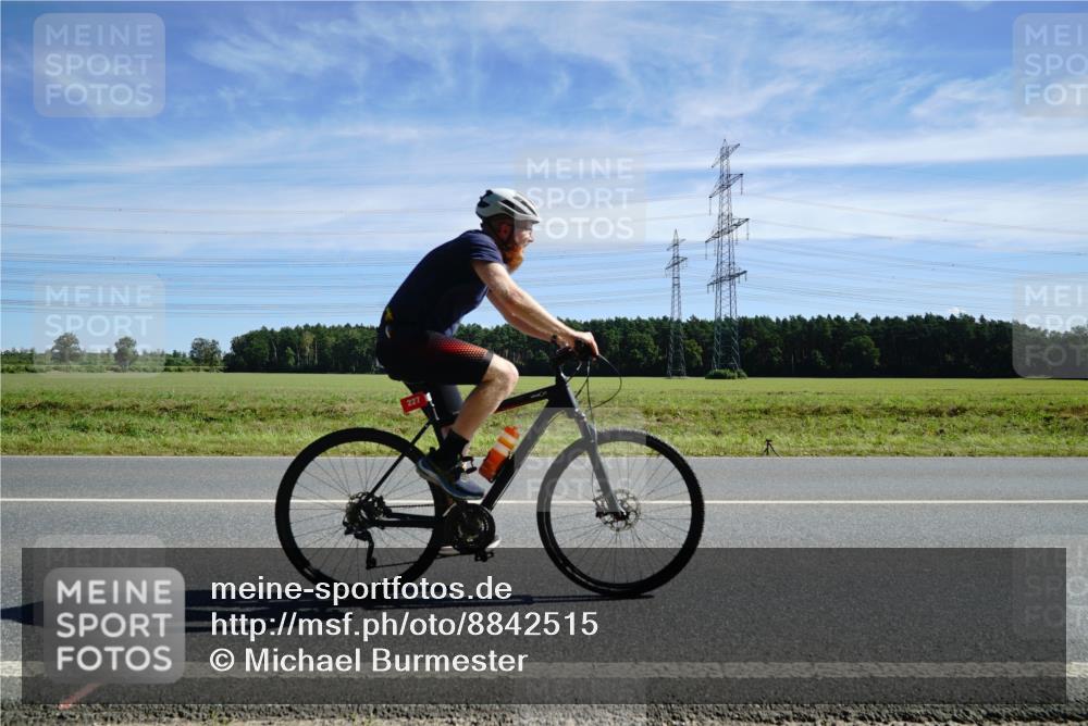 07.09.2025 - 19. Norderstedt Triathlon Michael Burmester http://msf.ph/oto/8842515 07.09.2025 12:31:23 Radfahren 227, 1238, 1311 meine-sportfotos.de