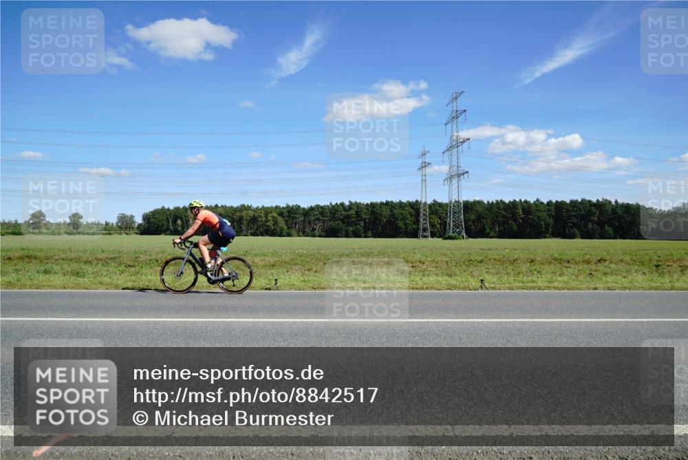 07.09.2025 - 19. Norderstedt Triathlon Michael Burmester http://msf.ph/oto/8842517 07.09.2025 14:37:59 Radfahren 399, 972, 993, 1401, 1422 meine-sportfotos.de