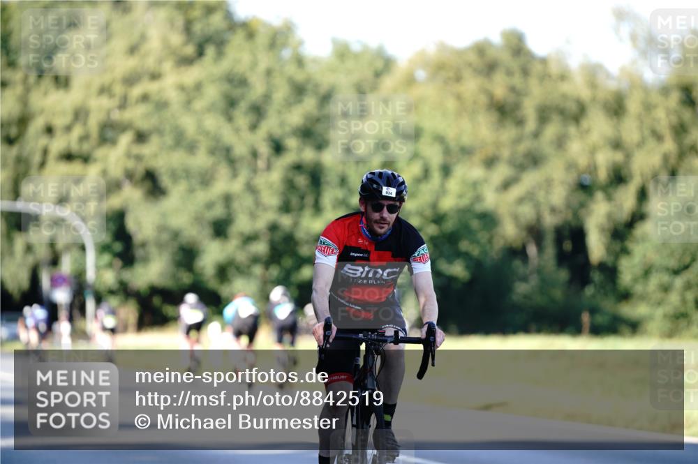 07.09.2025 - 19. Norderstedt Triathlon Michael Burmester http://msf.ph/oto/8842519 07.09.2025 15:49:18 Radfahren 934 meine-sportfotos.de