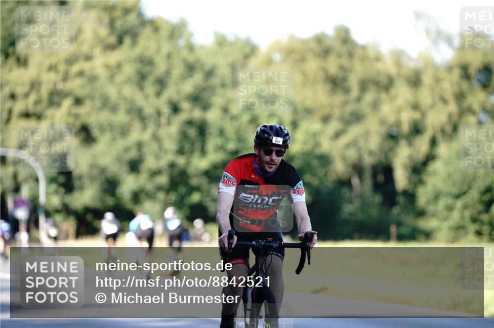 07.09.2025 - 19. Norderstedt Triathlon Michael Burmester http://msf.ph/oto/8842521 07.09.2025 15:49:19 Radfahren 934 meine-sportfotos.de