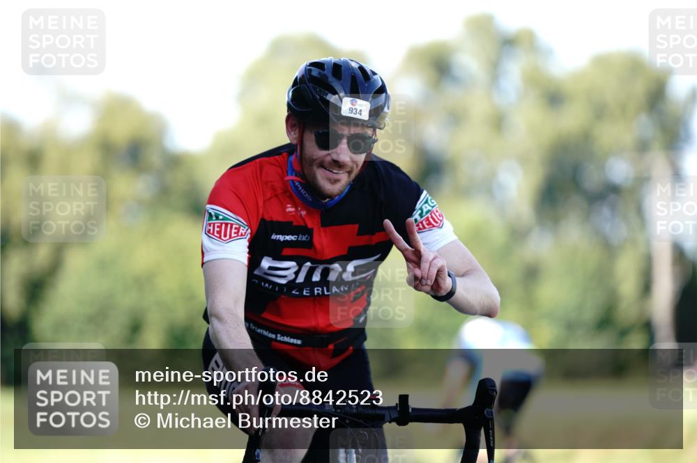 07.09.2025 - 19. Norderstedt Triathlon Michael Burmester http://msf.ph/oto/8842523 07.09.2025 15:49:19 Radfahren 934 meine-sportfotos.de