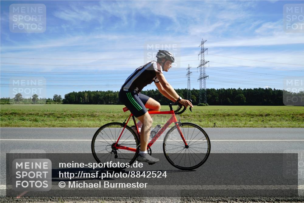 07.09.2025 - 19. Norderstedt Triathlon Michael Burmester http://msf.ph/oto/8842524 07.09.2025 12:31:26 Radfahren 227, 1238, 1311 meine-sportfotos.de