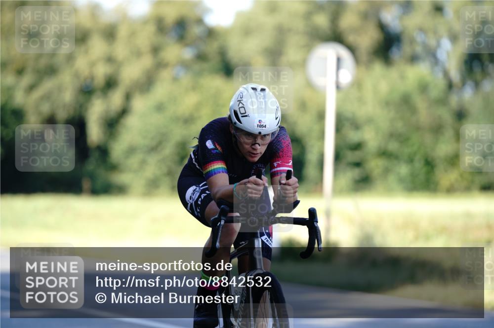 07.09.2025 - 19. Norderstedt Triathlon Michael Burmester http://msf.ph/oto/8842532 07.09.2025 15:49:29 Radfahren 372, 1054 meine-sportfotos.de