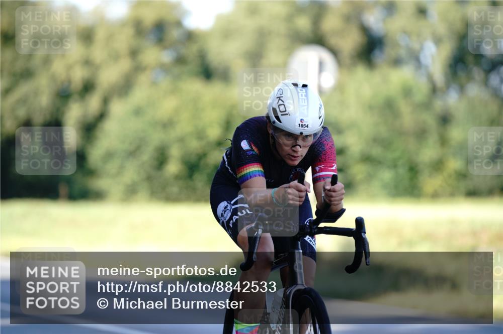 07.09.2025 - 19. Norderstedt Triathlon Michael Burmester http://msf.ph/oto/8842533 07.09.2025 15:49:29 Radfahren 372, 1054 meine-sportfotos.de