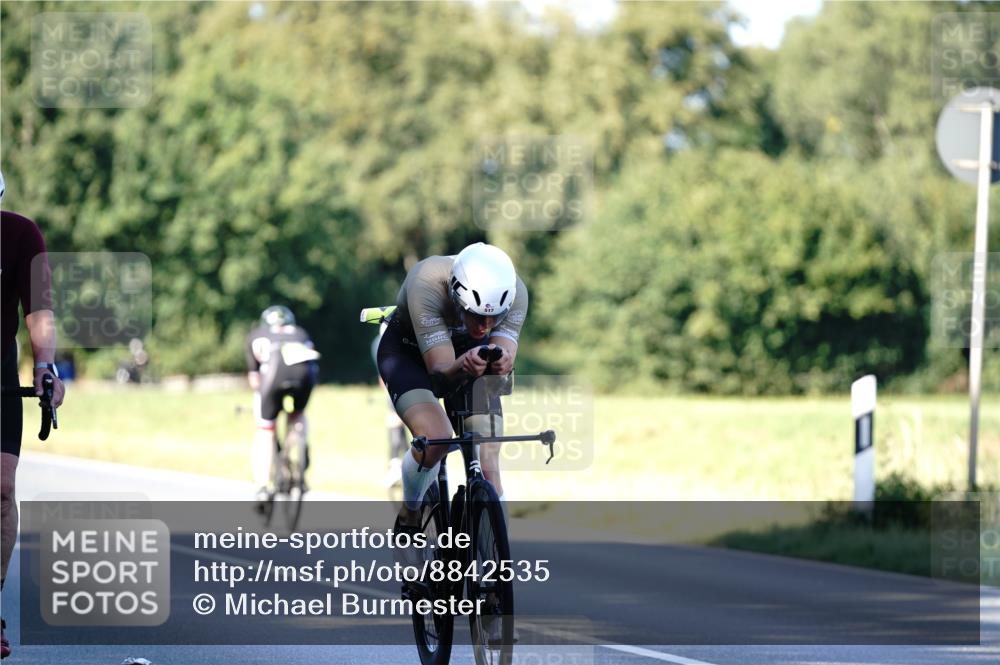 07.09.2025 - 19. Norderstedt Triathlon Michael Burmester http://msf.ph/oto/8842535 07.09.2025 15:49:33 Radfahren 517, 1054, 1515 meine-sportfotos.de