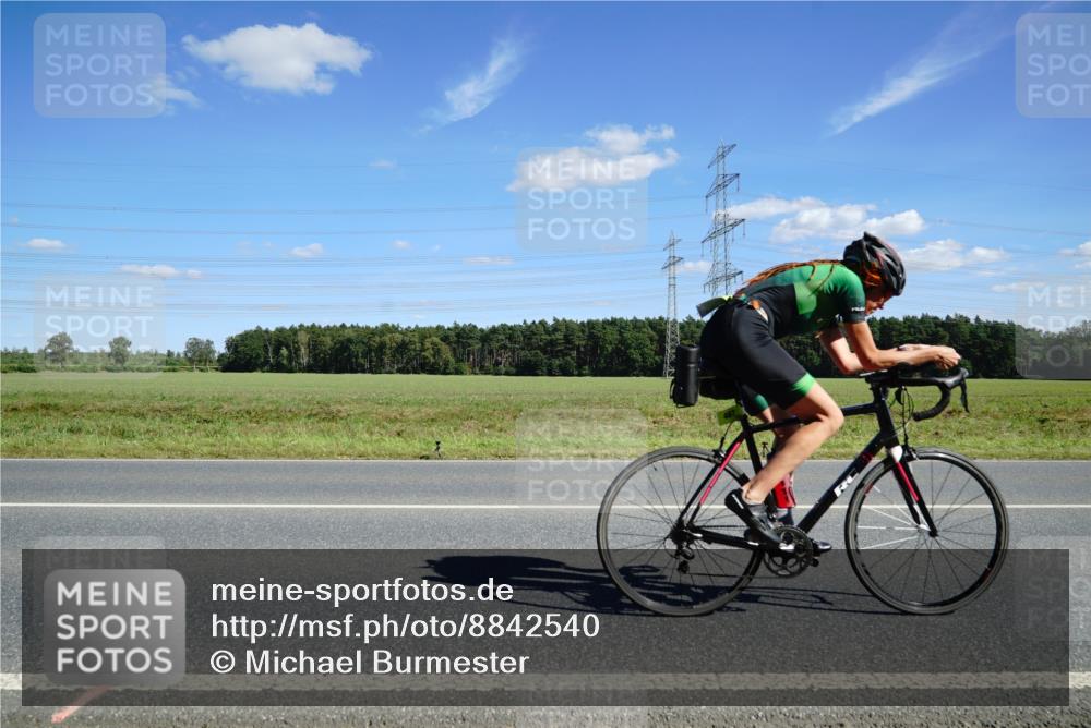 07.09.2025 - 19. Norderstedt Triathlon Michael Burmester http://msf.ph/oto/8842540 07.09.2025 14:38:07 Radfahren 467 meine-sportfotos.de