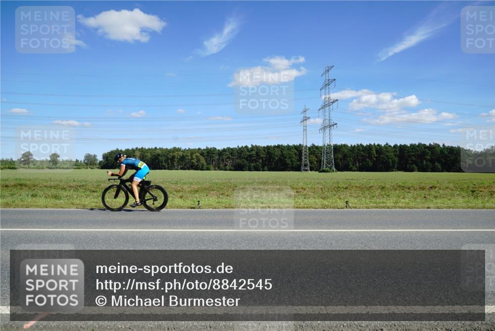 07.09.2025 - 19. Norderstedt Triathlon Michael Burmester http://msf.ph/oto/8842545 07.09.2025 14:38:13 Radfahren  meine-sportfotos.de