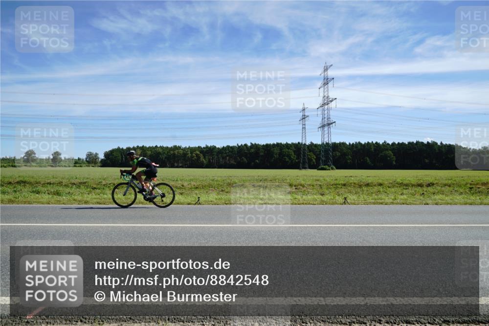 07.09.2025 - 19. Norderstedt Triathlon Michael Burmester http://msf.ph/oto/8842548 07.09.2025 12:31:39 Radfahren 1255 meine-sportfotos.de