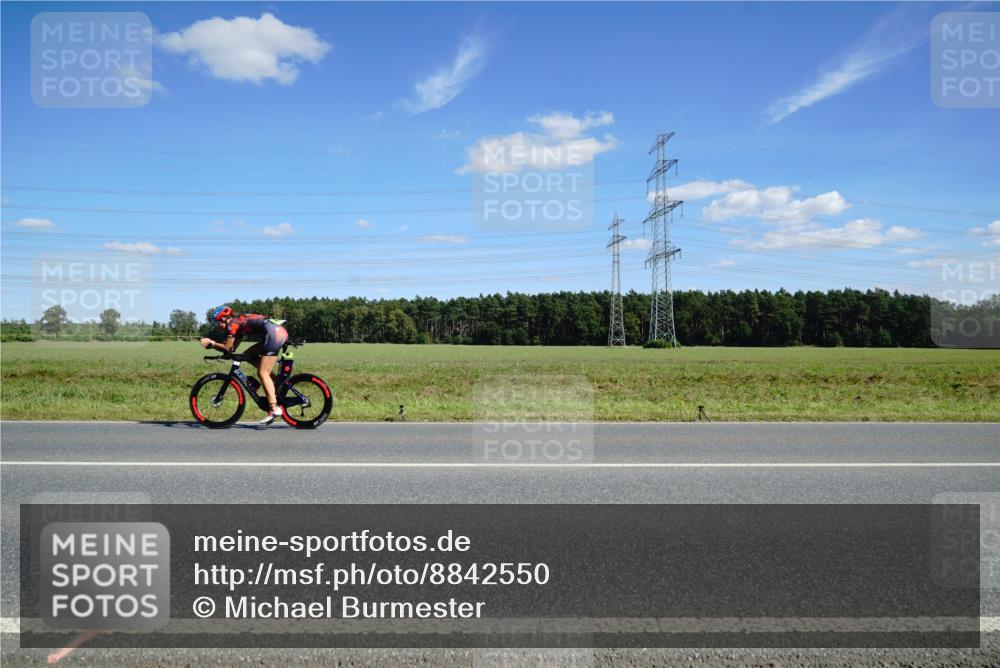 07.09.2025 - 19. Norderstedt Triathlon Michael Burmester http://msf.ph/oto/8842550 07.09.2025 14:38:19 Radfahren 900, 1484 meine-sportfotos.de