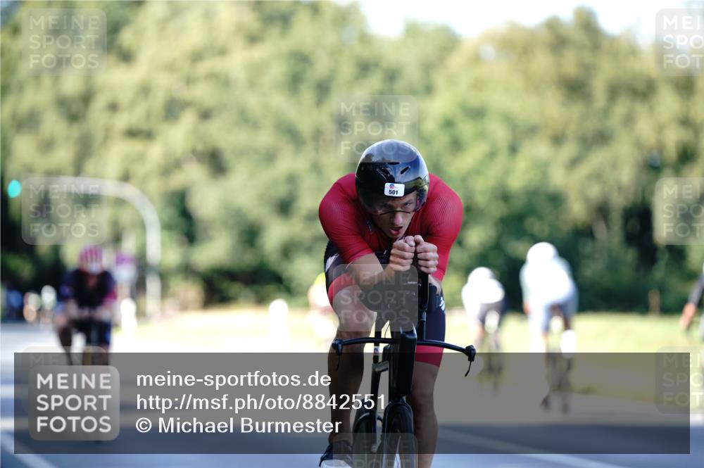 07.09.2025 - 19. Norderstedt Triathlon Michael Burmester http://msf.ph/oto/8842551 07.09.2025 15:49:42 Radfahren 501, 508, 1047 meine-sportfotos.de