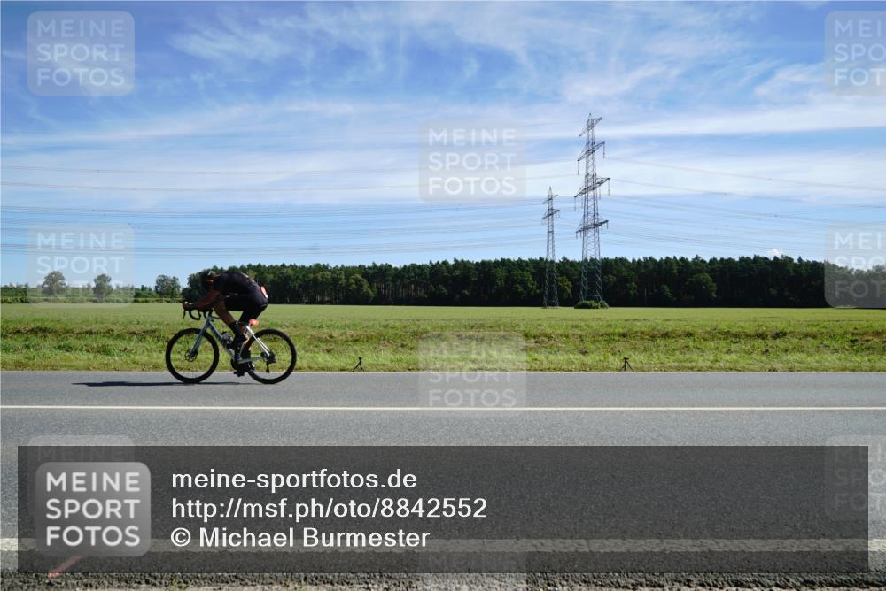 07.09.2025 - 19. Norderstedt Triathlon Michael Burmester http://msf.ph/oto/8842552 07.09.2025 12:31:46 Radfahren  meine-sportfotos.de