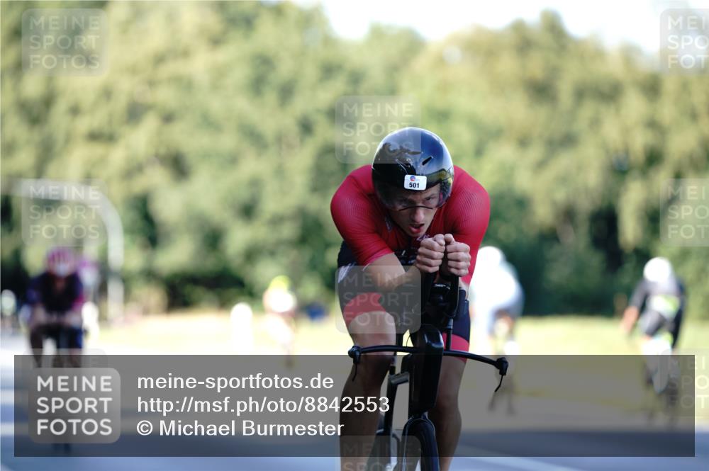 07.09.2025 - 19. Norderstedt Triathlon Michael Burmester http://msf.ph/oto/8842553 07.09.2025 15:49:42 Radfahren 501, 508, 1047 meine-sportfotos.de
