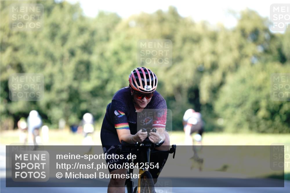 07.09.2025 - 19. Norderstedt Triathlon Michael Burmester http://msf.ph/oto/8842554 07.09.2025 15:49:44 Radfahren 501, 508, 1047 meine-sportfotos.de