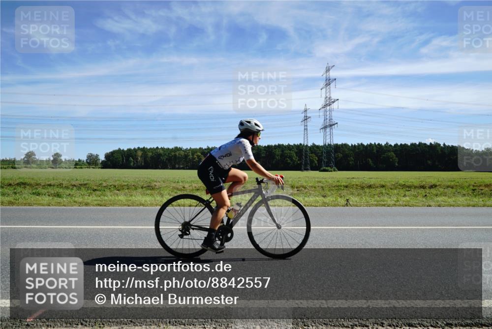 07.09.2025 - 19. Norderstedt Triathlon Michael Burmester http://msf.ph/oto/8842557 07.09.2025 12:31:49 Radfahren 738 meine-sportfotos.de