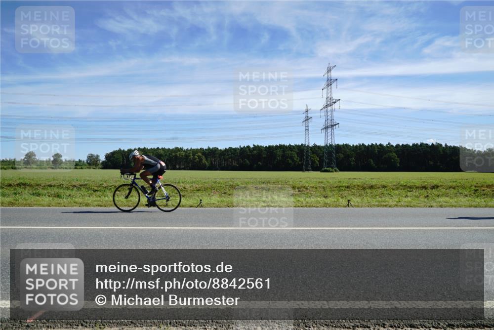 07.09.2025 - 19. Norderstedt Triathlon Michael Burmester http://msf.ph/oto/8842561 07.09.2025 12:31:52 Radfahren 738, 1322 meine-sportfotos.de